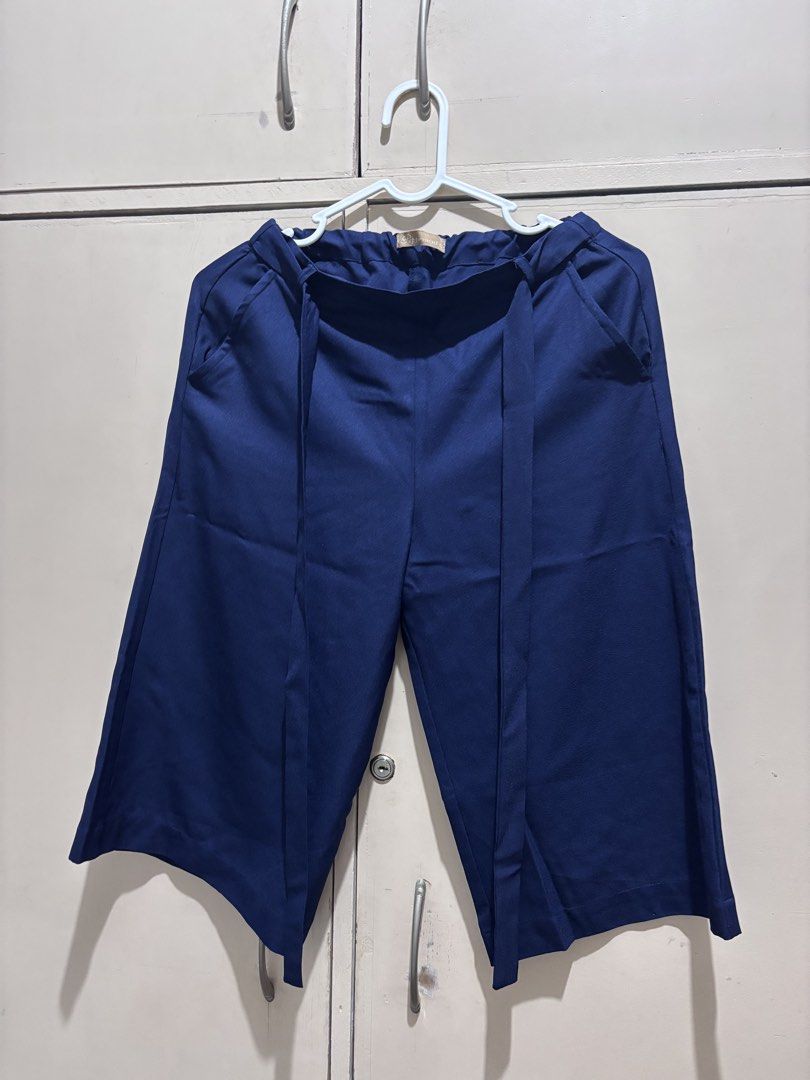 Peppermint cullotes size 12 (Category: Babies & Kids Fashion) located in Paranaque City. Submitted by luxemomma (Listing ID 1436681438, Image 1). Description: Worn. Few times only Loc: Paranaque MOP: BPI/Gcash.