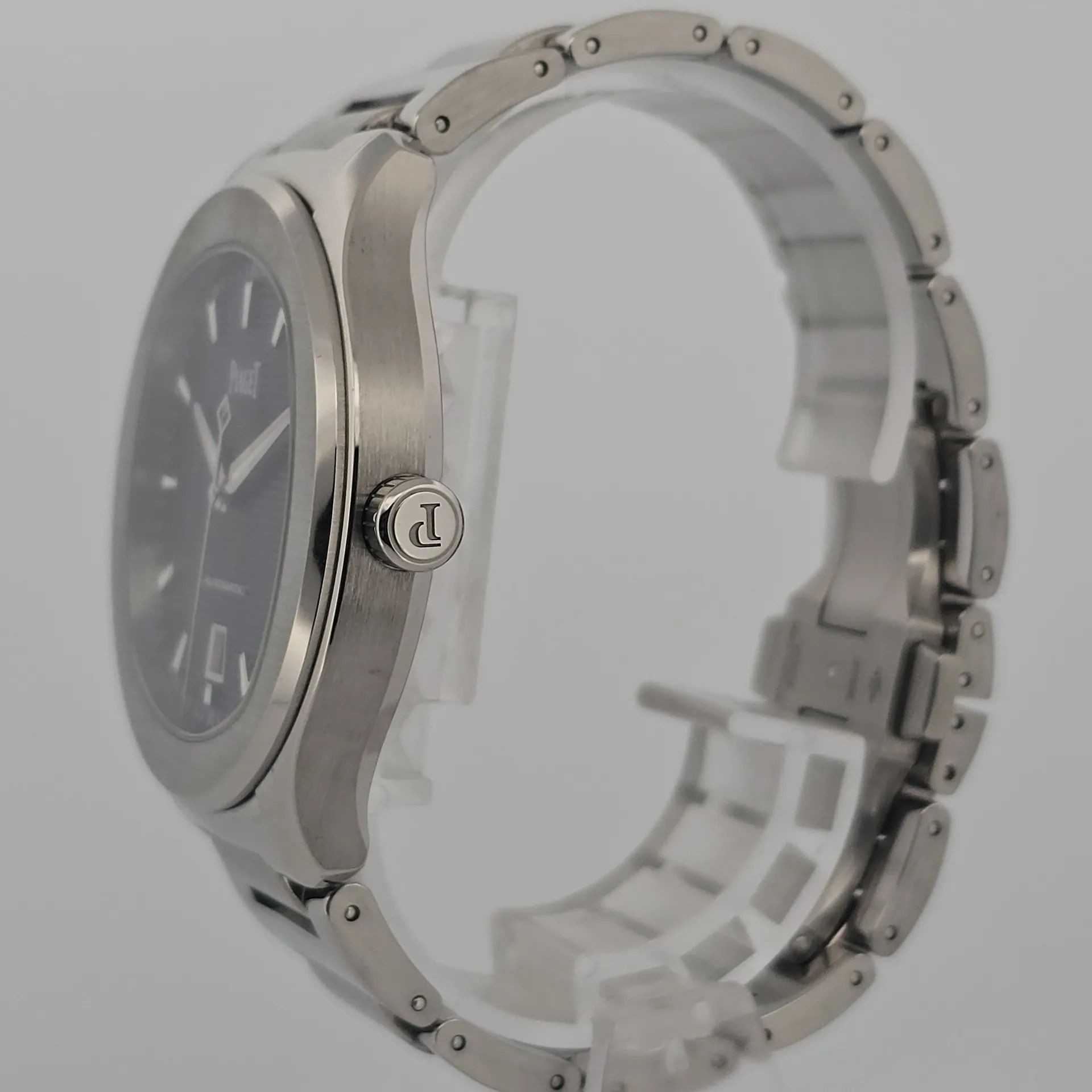 Piaget Polo S G0A41002 (Category: Watches) located in Singapore. Submitted by mingwatchchannel (Listing ID 1436704448, Image 2). Description: WCK015UPGT Watch Condition Mint Condition, Nearly New Warranty Card Year Open Date Diameter 42mm Movement Automatic Case Material Steel Dial Color Blue Accessories With Original Box and Certificate No Exchange Thank You Want to see more watches we have please follow us on: Website: https://www.mingwatchchan