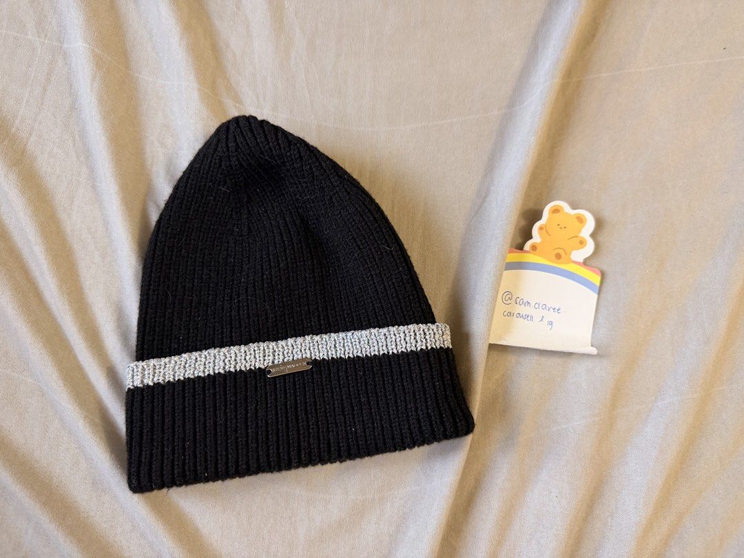 PRELOVED Steve Madden Black Beanie with Silver Stripe (Category: Hats & Beanies) located in Manila. Submitted by sam.claree (Listing ID 1436740269, Image 1). Description: STEVE MADDEN BEANIE - bought from the states - never used - rfs: decluttering Mop: - bank transfer (maribank or bdo) - ewallet (gcash or gotyme) - meetup shipment: - lalamove sdd or meetup if within mm - lbc or jnt if provincial .