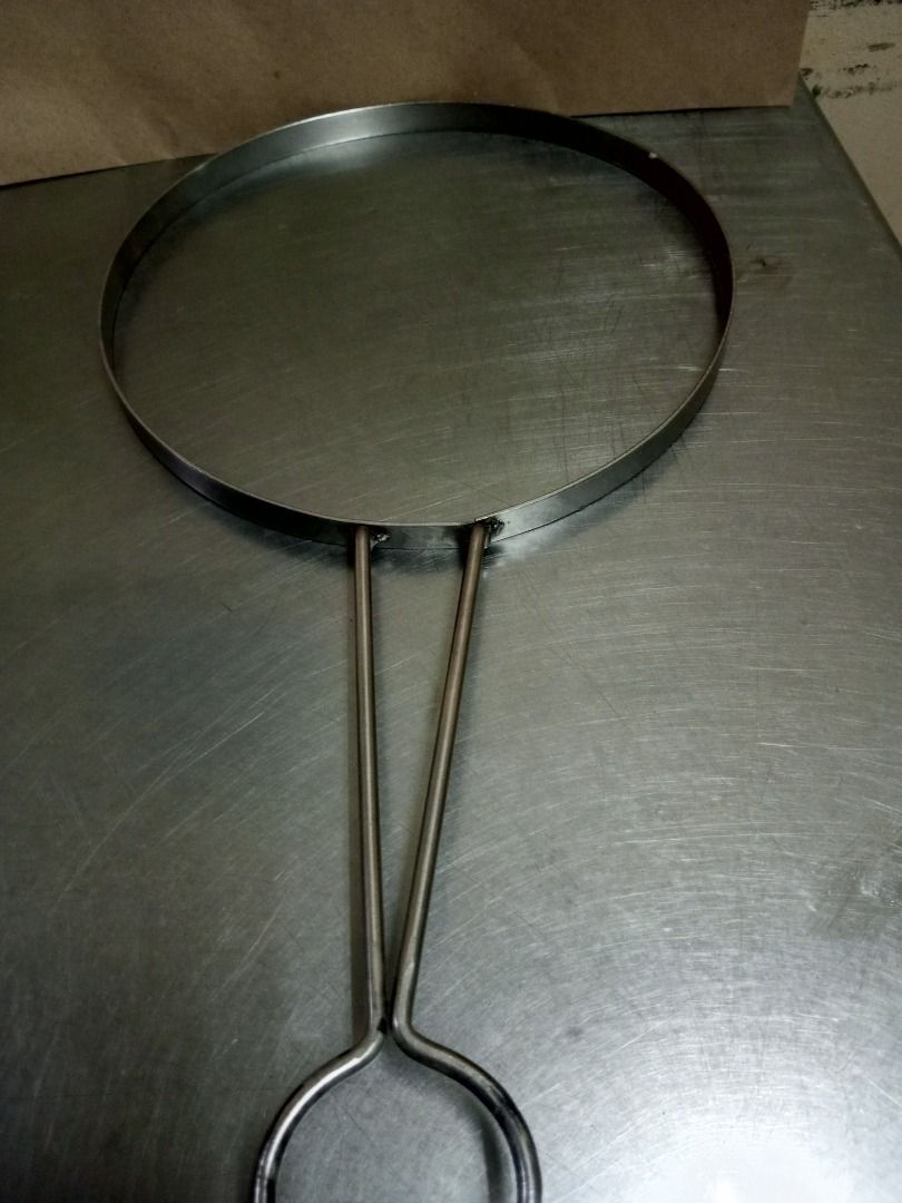 Ring Pan Molder (Category: Bakeware) located in Quezon City. Submitted by foxsquaredeals (Listing ID 1436678222, Image 1). Description: 8.5" 2pcs available RFS: Used from previous business Own pick up/SF shouldered by buyer. MOP: Cash upon pick up, BDO, BPI or Chinabank.