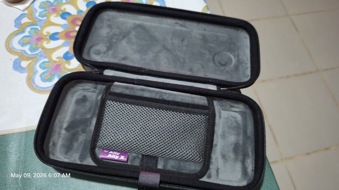 Rog Ally/Ally X Skull & Co EDC Carry Case Denim (Category: Laptop Bags & Sleeves) located in Imus. Submitted by kikoexe (Listing ID 1436823347, Image 2). Description: In excellent condition. No signs of damage whatsoever. Meetup areas within Imus, Dasmariñas and General Trias areas only. Other areas open for shipping/delivery at buyer's expense. Not open to swap or low ball offers.