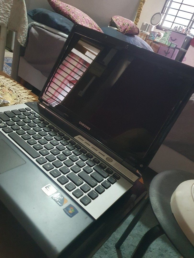 Samsung Laptop - Used448404333444485121