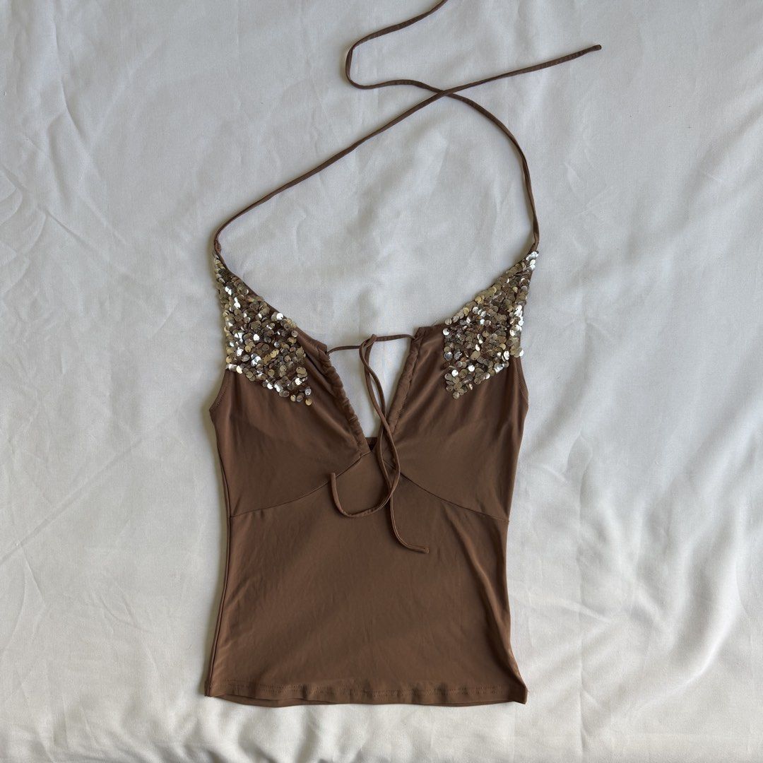 Sequins halter top (Category: Sleeveless) located in Pasay City. Submitted by haileysarchives (Listing ID 1436726928, Image 1). Description: .