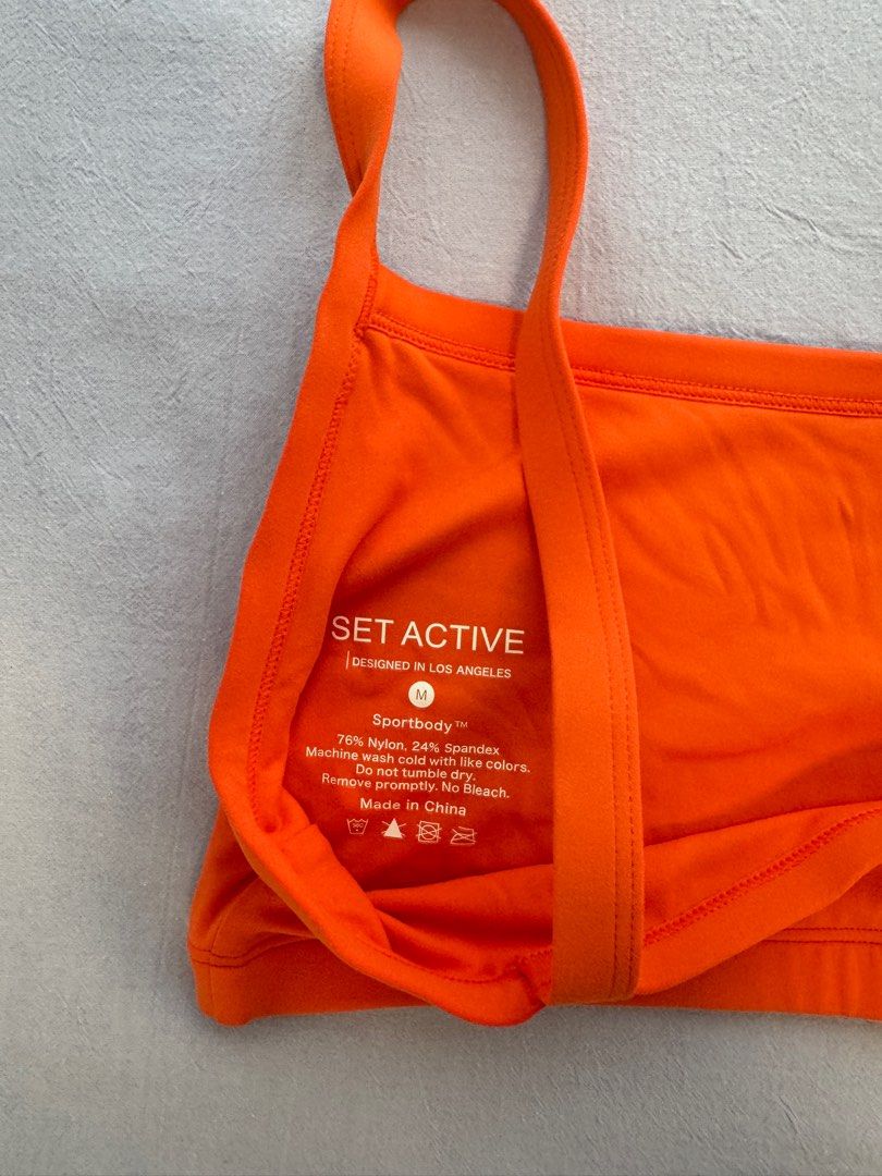 Set Active （分類：運動服裝）位於 Hong Kong。 由 junooochan 提交（商品編號 1436725795，圖片 3）。簡介： Top is M, bottom is S. the whole set including 1 top and 1 bottom.。