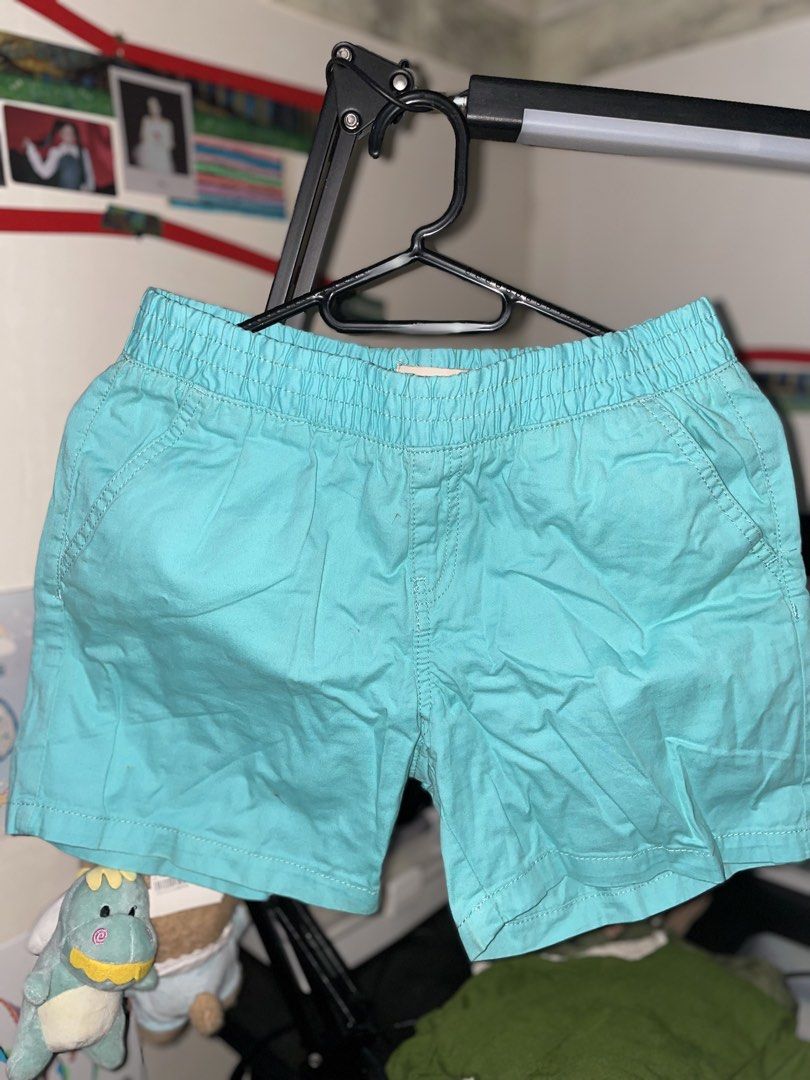 Shorts set (Category: Shorts) located in Plaridel. Submitted by julien_stuff (Listing ID 1436788813, Image 3). Description: Stylish shorts featuring a unique geometric pattern. They have a drawstring closure and a comfortable fit. The shorts are new with tags. Perfect for casual wear. The shorts are a neutral color with a white drawstring and side stripe..