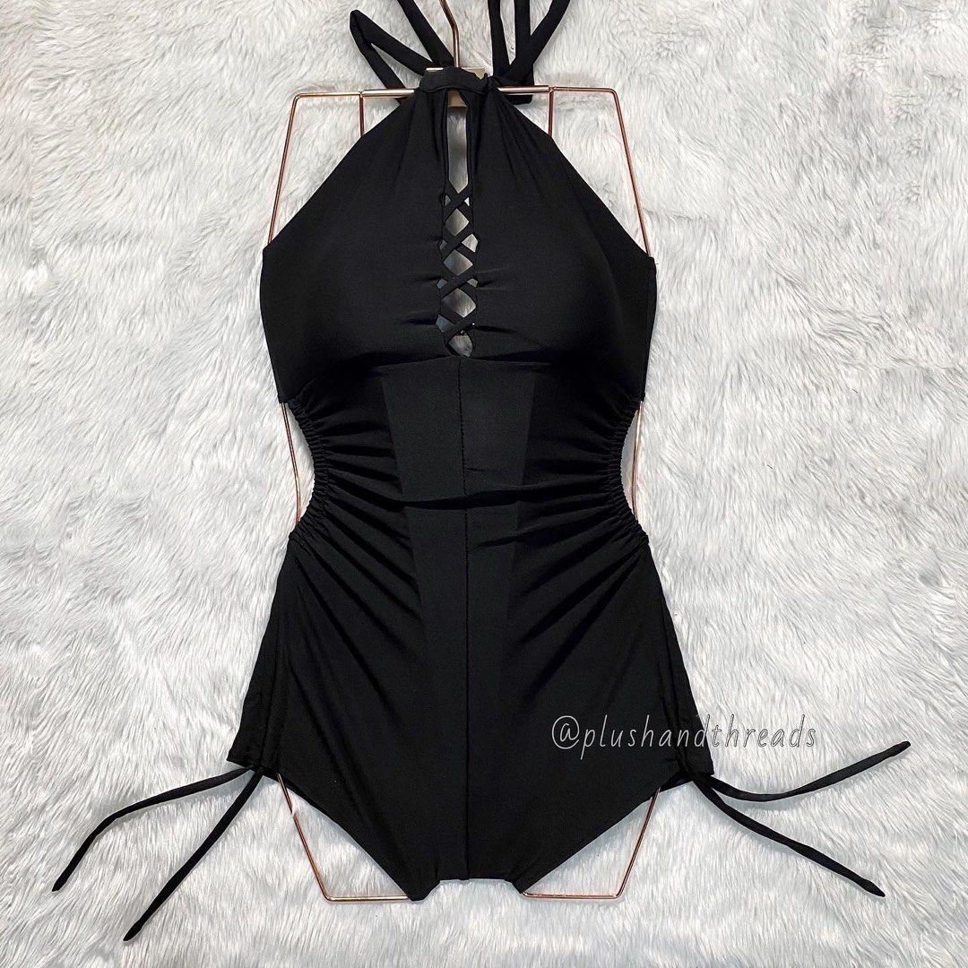 Shortstyle Halter Swimsuit (Category: Bikinis & Swimsuits) located in Naga. Submitted by plushandthreads (Listing ID 1436806000, Image 1). Description: .