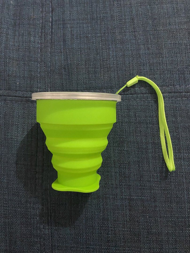 Silicone folding/collapsible cup (Category: Water Bottles & Tumblers) located in Mandaluyong City. Submitted by aiztyle (Listing ID 1436693942, Image 3). Description: Silicone folding/collapsible cup SALE Php100.00 only.
