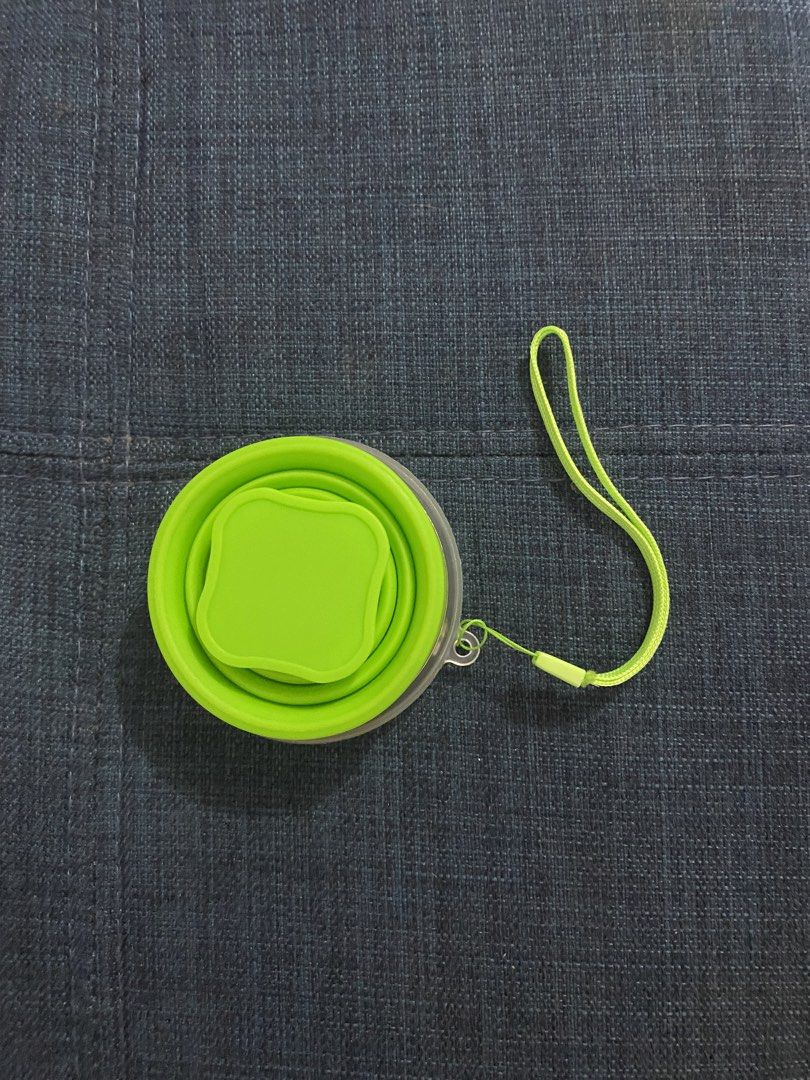 Silicone folding/collapsible cup (Category: Water Bottles & Tumblers) located in Mandaluyong City. Submitted by aiztyle (Listing ID 1436693942, Image 2). Description: Silicone folding/collapsible cup SALE Php100.00 only.