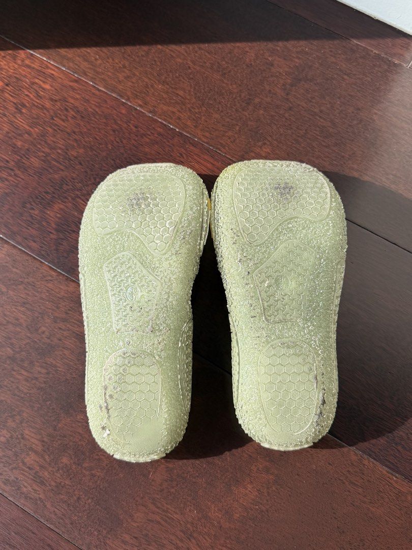 Size 36/37 - GallonShark Water Shoes (Category: Activewear) located in Makati City. Submitted by preloveditems_8 (Listing ID 1436725151, Image 2). Description: .