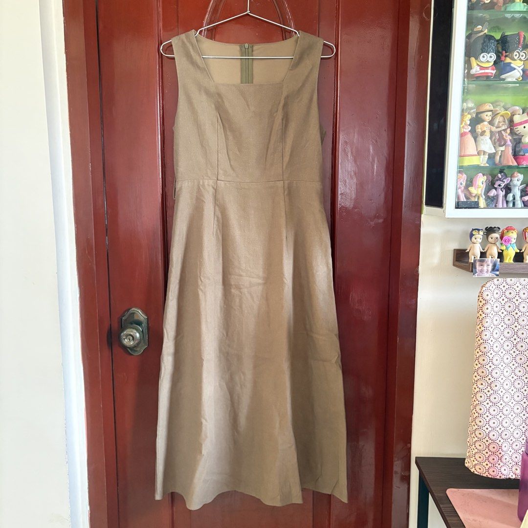soft linen dark olive maxi dress (Category: Dresses) located in Cagayan de Oro. Submitted by liannadeclutters (Listing ID 1436726228, Image 1). Description: 📍Cagayan de Oro City • so so nice!! 100% linen high quality • see last pic for ww • has pockets on both sides • has beltholes • perf for upto 5’1” height • has inner lining • MOP: gcash • MOD: nationwide shipping via j&t express / delivery via maxim (within CDO) ☆ payment first through gcash
