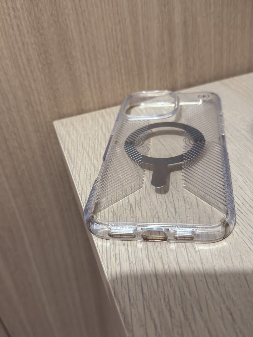 Speck Presidio Grip Case iphone 16 pro max (Category: Cases & Sleeves) located in Makati City. Submitted by svnshinemarie (Listing ID 1436715632, Image 3). Description: 🌸preloved clear case, no box 🌸purchased from the loop for 1,800 🌸with some scratches but only noticeable on the magnetic part when upclose 🌸strong magsafe 🌸raised bezel to protect camera 🌸hard shell case for drop protection rfs: upgraded phone .