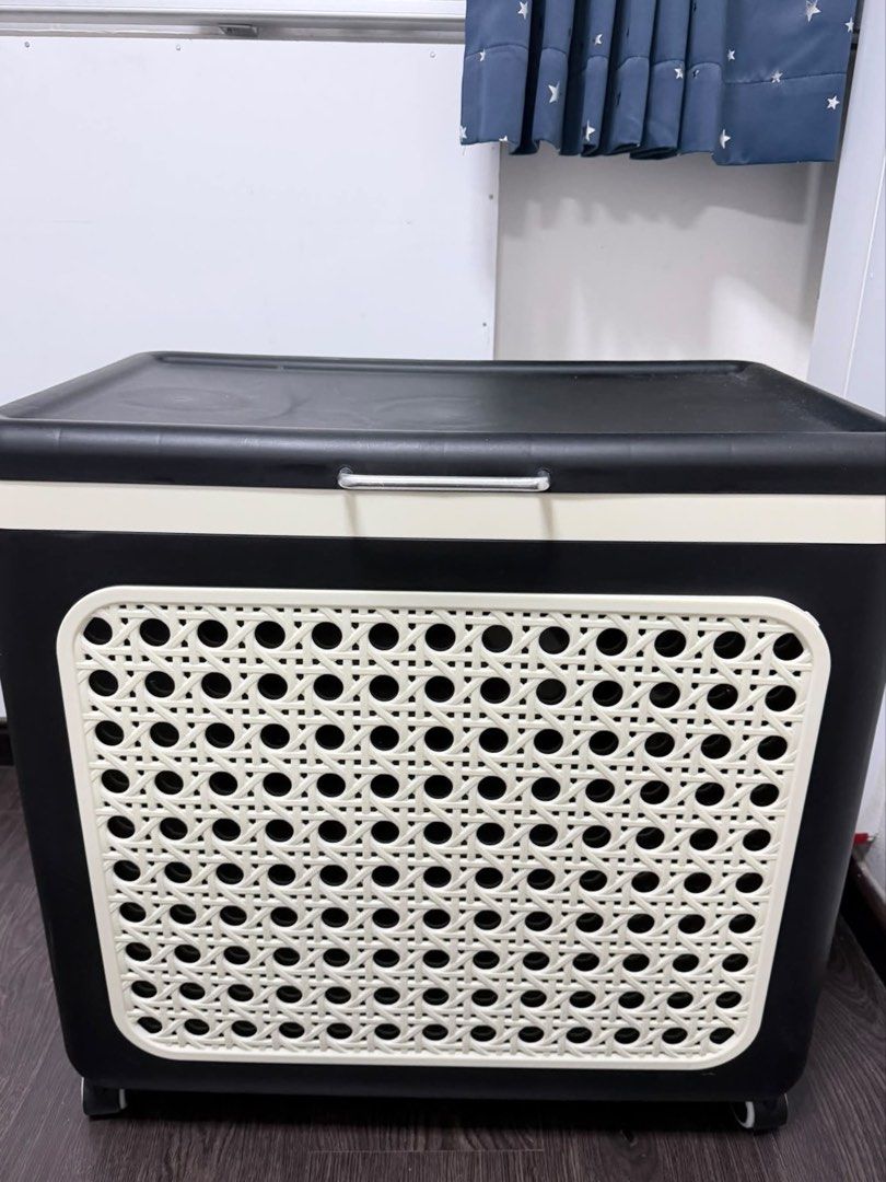 Storage container448701626655057920