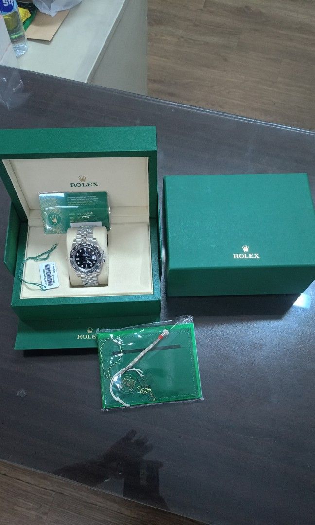 Super clone rolex watches (Category: Luxury Watches) located in Manila. Submitted by jaycasulla66380 (Listing ID 1436677142, Image 1). Description: rolex super clone 9/10 copied 72hrs power reserve sapphire glass jubilee bracelet all steel luminous dial 50m underwater complete box,papers,tags, nfc card. preferably meet up..