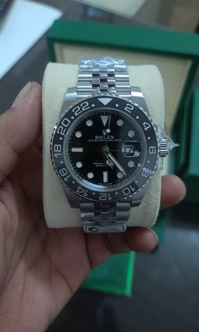Super clone rolex watches (Category: Luxury Watches) located in Manila. Submitted by jaycasulla66380 (Listing ID 1436677142, Image 3). Description: rolex super clone 9/10 copied 72hrs power reserve sapphire glass jubilee bracelet all steel luminous dial 50m underwater complete box,papers,tags, nfc card. preferably meet up..