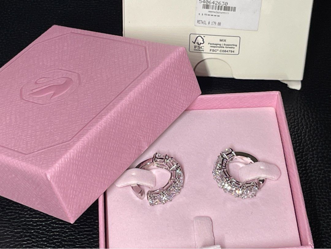 Swarovski Millenia Ear Cuff Earrings (Category: Earrings) located in Muntinlupa City. Submitted by stefdeclutters (Listing ID 1436797767, Image 1). Description: ‼️NEGOTIABLE‼️ BRAND NEW Swarovski Millenia Ear Cuff earrings - Features a sparkling design with clear crystals - Comes with the original box - Perfect accessory for any occasion - Product code: 540642630 - Retail price: "$179.00" MOP: GCASH/BDO MOD: LALAMOVE, LBC & GOGOxpress.