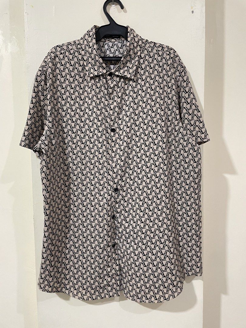 Uniqlo Polo Shirt (Category: Tshirts & Polo Shirts ) located in Mandaluyong City. Submitted by efril.pecson (Listing ID 1436700023, Image 2). Description: All size S. Personal preloved po ito. Get all for 600 pesos. 1 uniqlo, 3 shein.