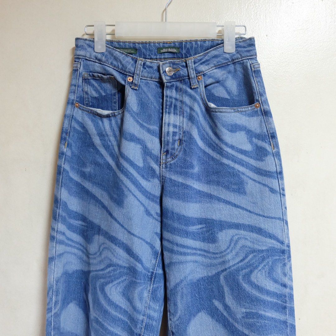TARGET Y2K High Rise Baggy Jeans (Category: Jeans) located in Manila. Submitted by thecooldeclutterer (Listing ID 1436773620, Image 2). Description: • Style: Highest rise, baggy fit through the leg. • Fabric: Thick, high-quality hard denim (non-stretch). • Design: Unique blue marble/swirl wavy print. • Quality: No stains, rips, or fading. Still feels very structured and crisp. KEYWORDS: Wild Fable, Marble Print, Baggy Jeans, High Waist, Street we