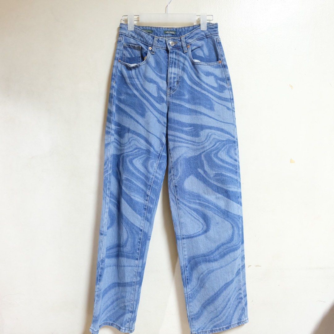 TARGET Y2K High Rise Baggy Jeans (Category: Jeans) located in Manila. Submitted by thecooldeclutterer (Listing ID 1436773620, Image 1). Description: • Style: Highest rise, baggy fit through the leg. • Fabric: Thick, high-quality hard denim (non-stretch). • Design: Unique blue marble/swirl wavy print. • Quality: No stains, rips, or fading. Still feels very structured and crisp. KEYWORDS: Wild Fable, Marble Print, Baggy Jeans, High Waist, Street we