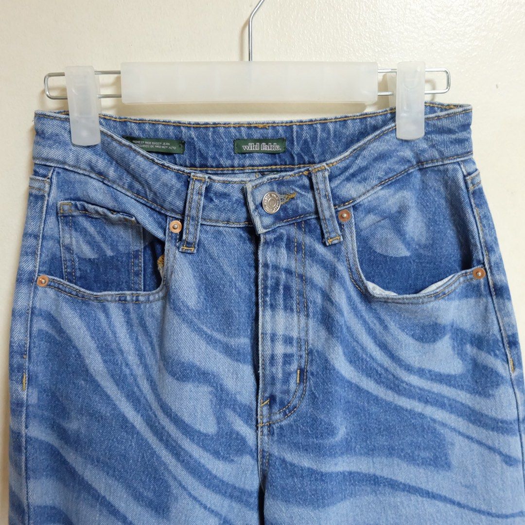 TARGET Y2K High Rise Baggy Jeans (Category: Jeans) located in Manila. Submitted by thecooldeclutterer (Listing ID 1436773620, Image 3). Description: • Style: Highest rise, baggy fit through the leg. • Fabric: Thick, high-quality hard denim (non-stretch). • Design: Unique blue marble/swirl wavy print. • Quality: No stains, rips, or fading. Still feels very structured and crisp. KEYWORDS: Wild Fable, Marble Print, Baggy Jeans, High Waist, Street we