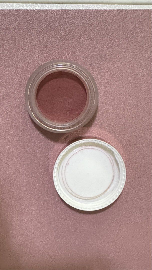 Teviant Lizzie Old Rose Blush (Category: Makeup) located in Antipolo. Submitted by welllovedbymic (Listing ID 1436796075, Image 3). Description: Used twice - Teviant Lizzie Blush in Old Rose shade. - Comes in a small jar with a rose gold lid. - Features a deep rose color. - Authentic product from the Teviant Flagship Store..