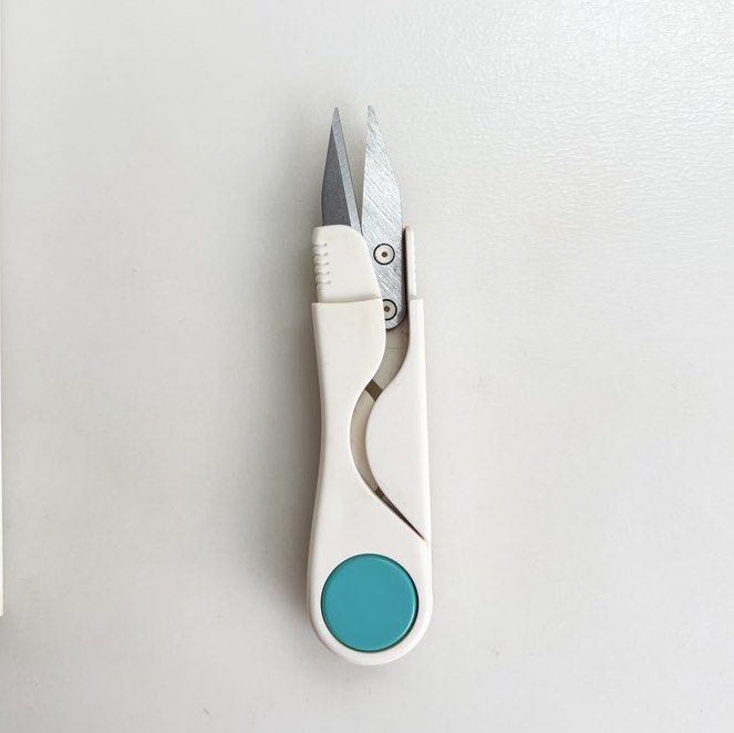 Thread Snips Scissors (Category: Craft Supplies & Tools) located in Singapore. Submitted by kimli68 (Listing ID 1436702565, Image 2). Description: Sharp blade for precise cutting Ergonomic design for comfortable use Spring loaded With cover Length 12cm Good quality Use once .