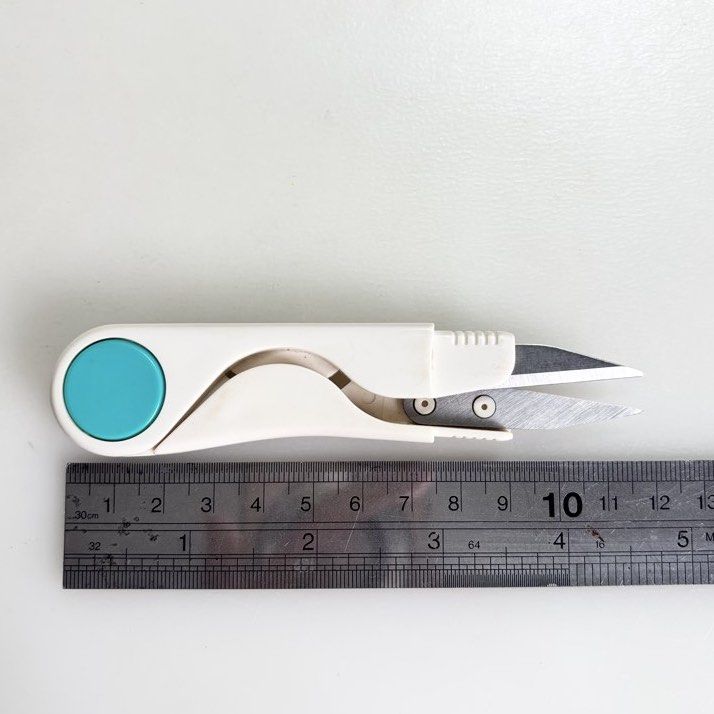 Thread Snips Scissors (Category: Craft Supplies & Tools) located in Singapore. Submitted by kimli68 (Listing ID 1436702565, Image 7). Description: Sharp blade for precise cutting Ergonomic design for comfortable use Spring loaded With cover Length 12cm Good quality Use once .