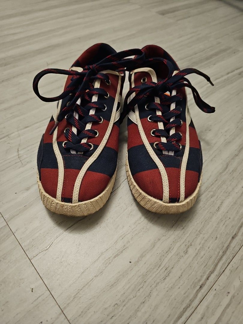 Tretorn CANVAS (Category: Sneakers) located in Cainta. Submitted by houseofseconds (Listing ID 1436742912, Image 3). Description: very good condition and clean.Decluttering.Size 8 canvas in red/darkblue stripes.