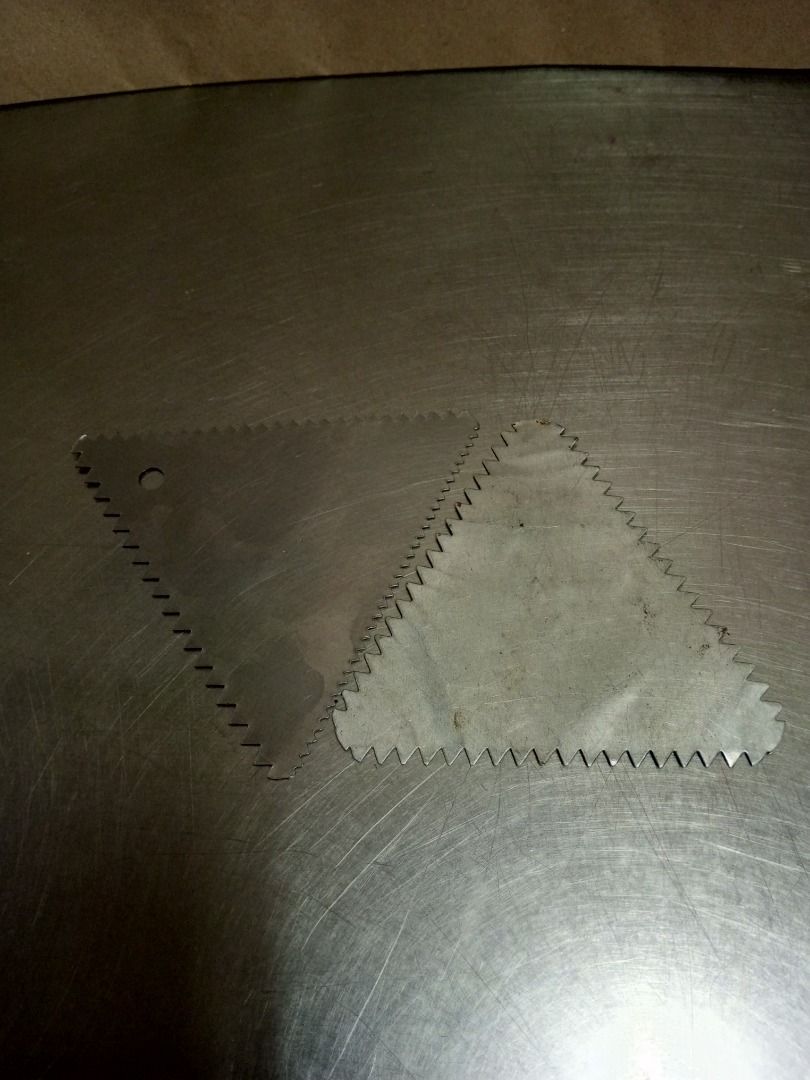 Triangular Stainless Cake Comb (Category: Bakeware) located in Quezon City. Submitted by foxsquaredeals (Listing ID 1436681315, Image 1). Description: 2pcs available RFS: Used from previous business Own pick up/SF shouldered by buyer. MOP: Cash upon pick up, BDO, BPI or Chinabank.