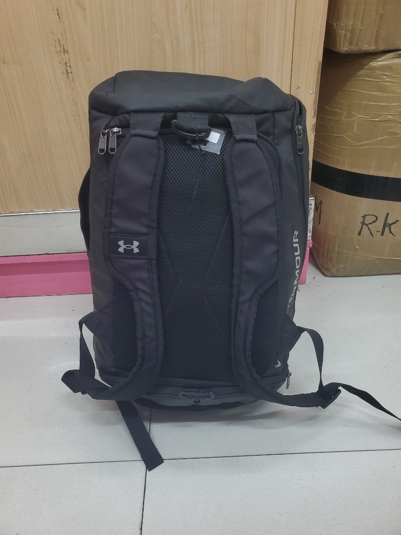 Under armour storm (Category: Backpacks) located in Manila. Submitted by johnmichae02480 (Listing ID 1436805373, Image 2). Description: under armour like new 2500.
