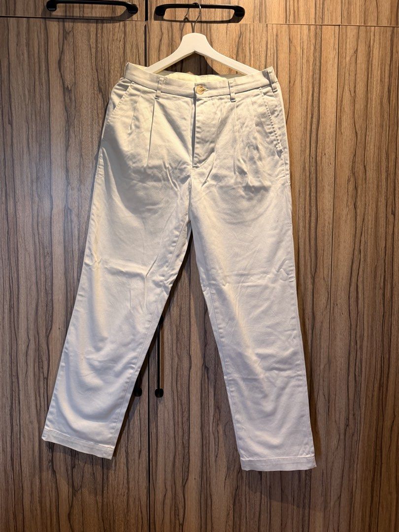 Uniqlo Casual Pleated Pants (Category: Trousers) located in Las Pinas. Submitted by mjpn28 (Listing ID 1436656268, Image 1). Description: - Uniqlo pleated pants - Light beige color - Straight leg cut - Button closure - Two back pockets.