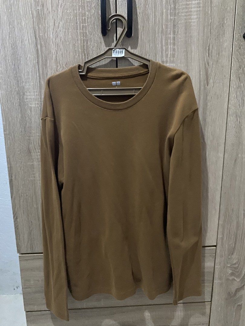 Uniqlo Long Sleeve Shirt (Category: Tshirts & Polo Shirts ) located in Lapu Lapu. Submitted by rcelp (Listing ID 1436786562, Image 1). Description: .