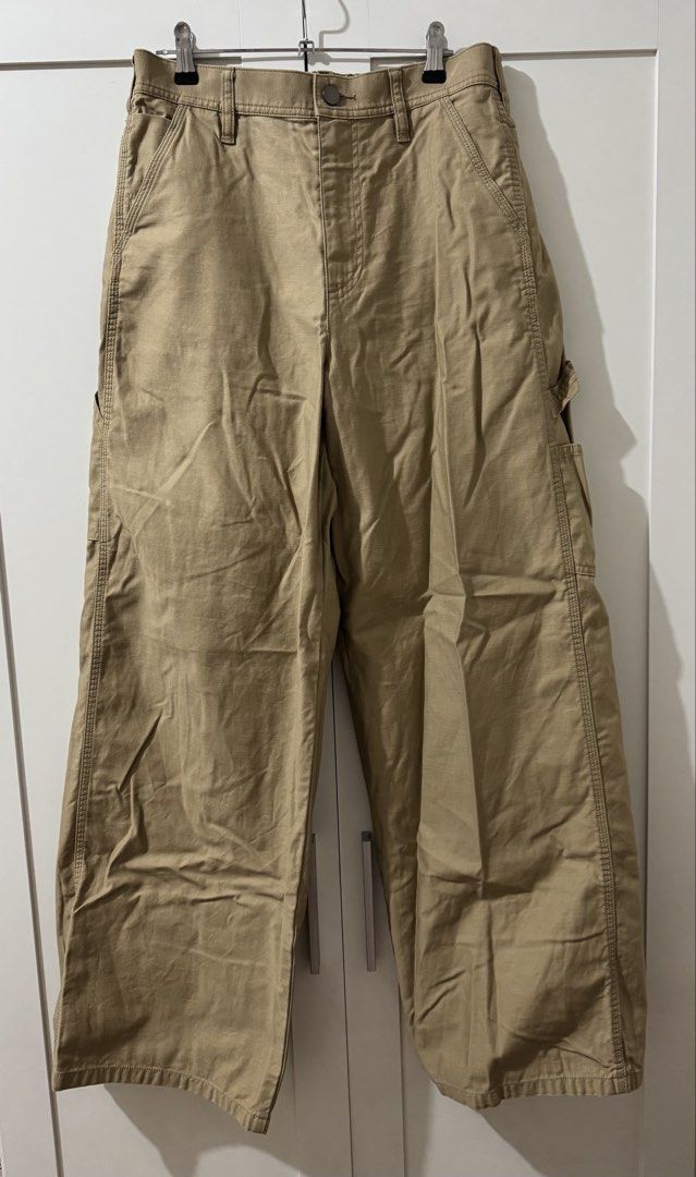 Uniqlo Women's Painter Pants (Category: Other Bottoms) located in Taytay. Submitted by chie2022 (Listing ID 1436658323, Image 3). Description: Original Bought from Uniqlo store Good as new Used twice only High waist Color: Khaki/Beige Size: Large Color may slightly differ due to lighting.