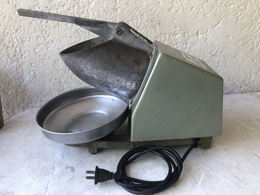 Used Heavy Duty High Quality Smash Ice Device (Category: Juicers, Blenders & Grinders) located in Paranaque City. Submitted by rookie33 (Listing ID 1436732515, Image 3). Description: heavy unit wuth aluminum and stainless parts 220 Volts Paranaque Gcash.
