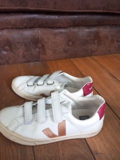 （分類：）位於 。 由 smartwear2ndhand 提交（商品編號 1436787731，圖片 1）。簡介： 。