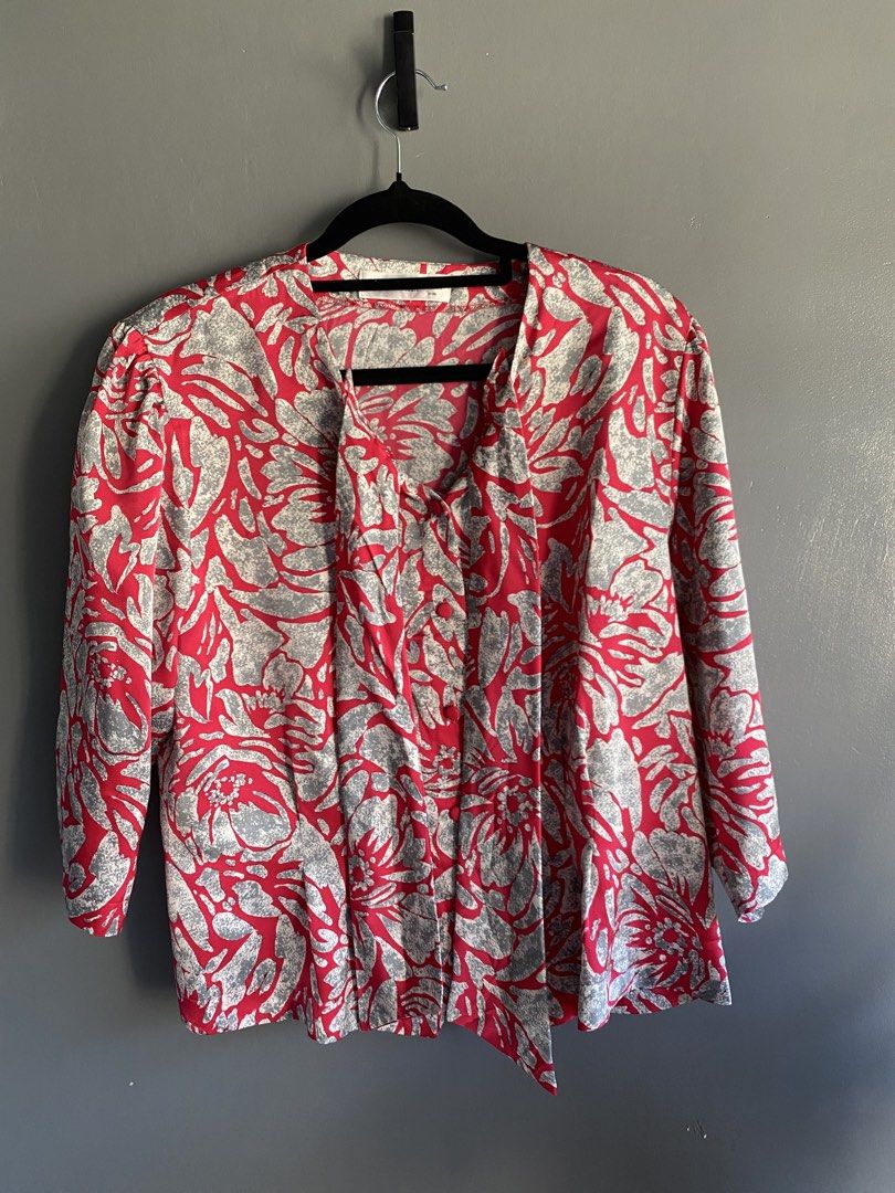 Vintage Balmain Floral Top (Category: Blouses) located in Cebu City. Submitted by janb85 (Listing ID 1436718927, Image 2). Description: Authentic and Vintage Pierre Balmain blouse Comes with extra buttons Satin silky fabric Fits m-l best .