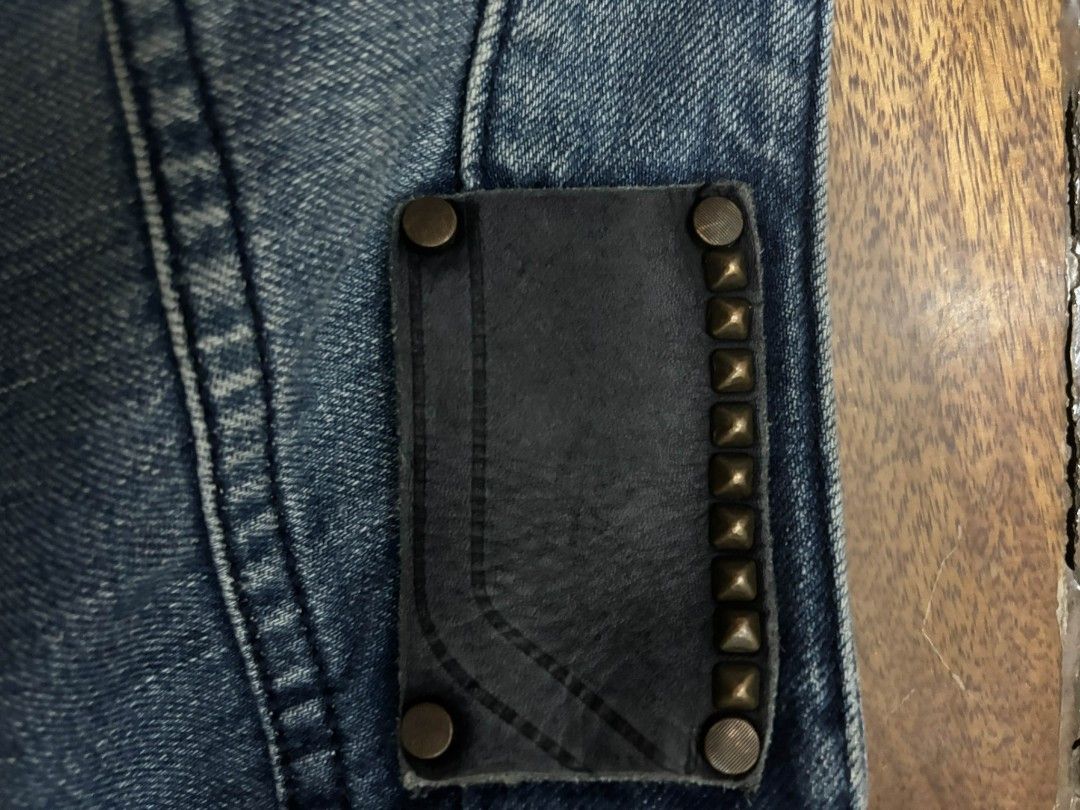 Vintage vixy diesel bootcut (Category: Jeans) located in Nabunturan. Submitted by -blokeys_2. (Listing ID 1436750477, Image 3). Description: dimes is 32x40 negotiable has a cow leather hide patch on the back with a button fly unsure if it's altered or not rest assured no holes or any major issues made in romania complete tags.