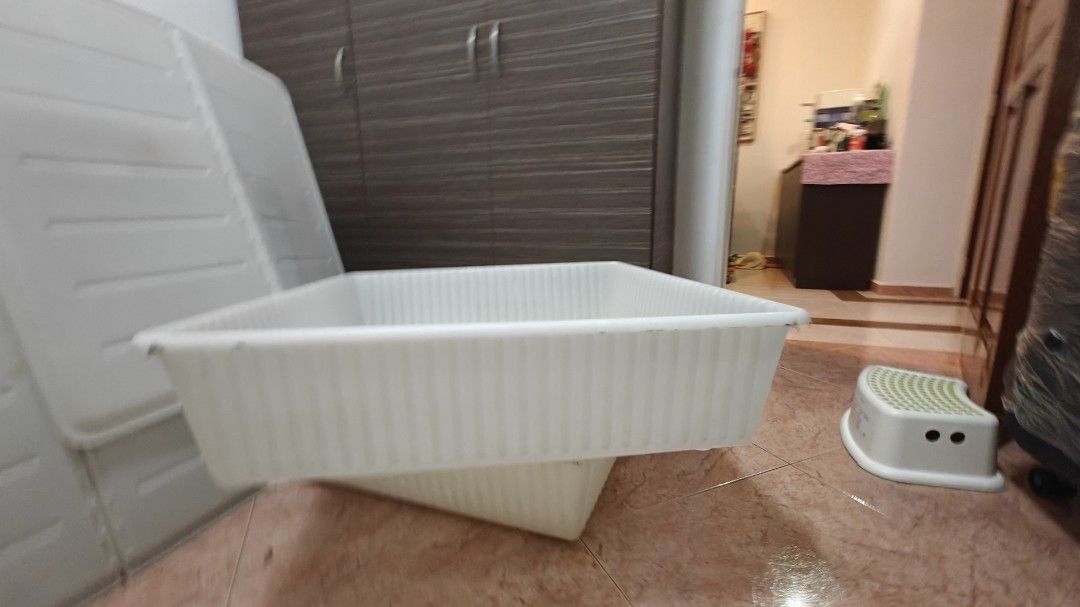 White Plastic Storage Containers with Lids448340042910935041