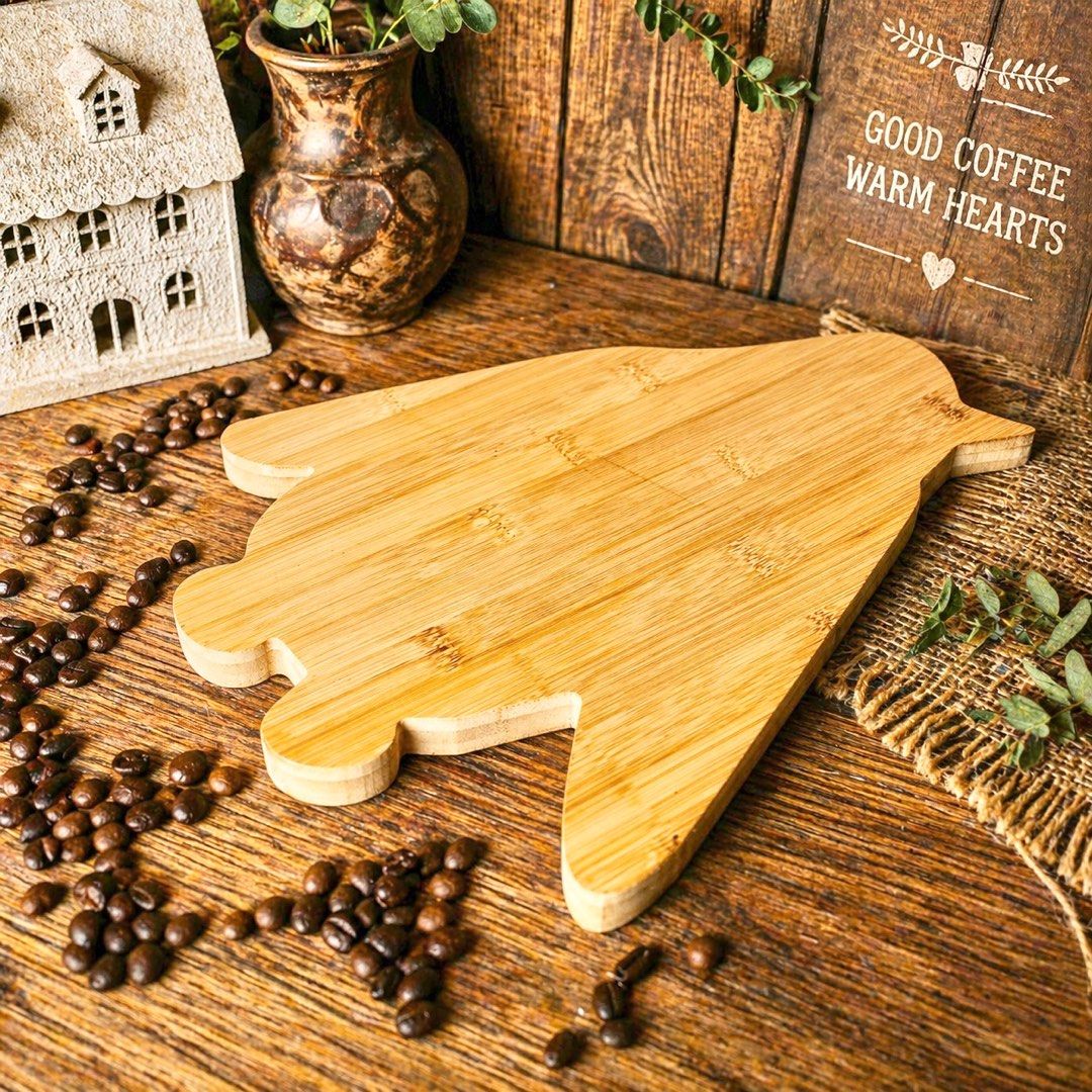 Wooden Penguin Cutting Board (Category: Other Kitchenware & Tableware) located in Quezon City. Submitted by handpickedecors (Listing ID 1436823950, Image 3). Description: Wooden Penguin Cutting Board Size: 12”H x 10”L *minimal sign of usage.