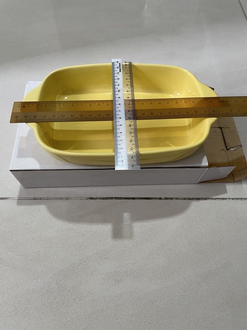 Yellow Rectangular Baking Dish (Category: Bakeware) located in Kuala Lumpur. Submitted by pytan1234 (Listing ID 1436717655, Image 1). Description: - Yellow rectangular baking dish .