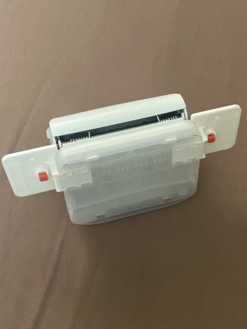 6 Hole Puncher (Category: Stationery & School Supplies) located in Lucban. Submitted by rrhia (Listing ID 1436843336, Image 3). Description: like new used for compiling board exam materials bought on orange app for ₱328 (see last pic) rfs: will not be using it anymore, sayang naman can meet up if near dlsu or benilde otherwise, for shipping and buyer will shoulder the delivery fees.