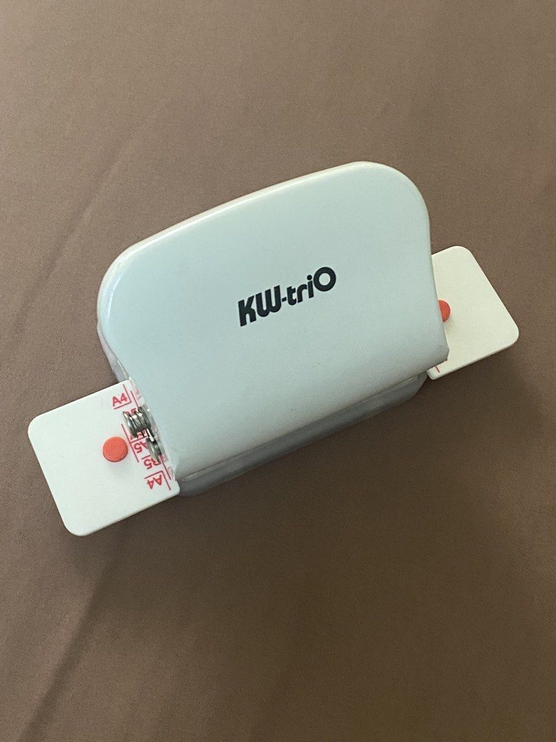 6 Hole Puncher (Category: Stationery & School Supplies) located in Lucban. Submitted by rrhia (Listing ID 1436843336, Image 1). Description: like new used for compiling board exam materials bought on orange app for ₱328 (see last pic) rfs: will not be using it anymore, sayang naman can meet up if near dlsu or benilde otherwise, for shipping and buyer will shoulder the delivery fees.