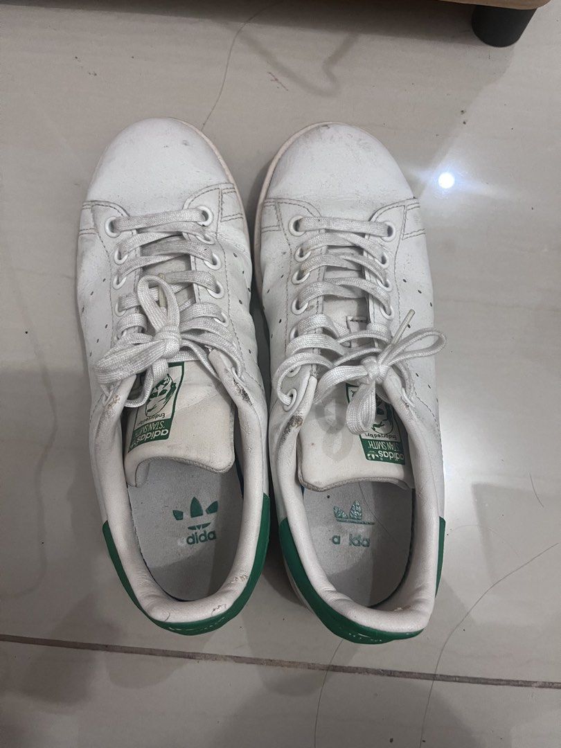 Adidas Stan Smith White Green 6 1/2 (Category: Sneakers) located in Manila. Submitted by maribunyi (Listing ID 1436934078, Image 1). Description: - Adidas Stan Smith - White with green accents - Adidas logo on tongue and insole - White laces - Green heel tab - White soles with green trim needs cleaning i dont really use it. original.