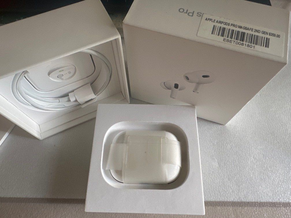 AirPods Pro 2449356909416949760