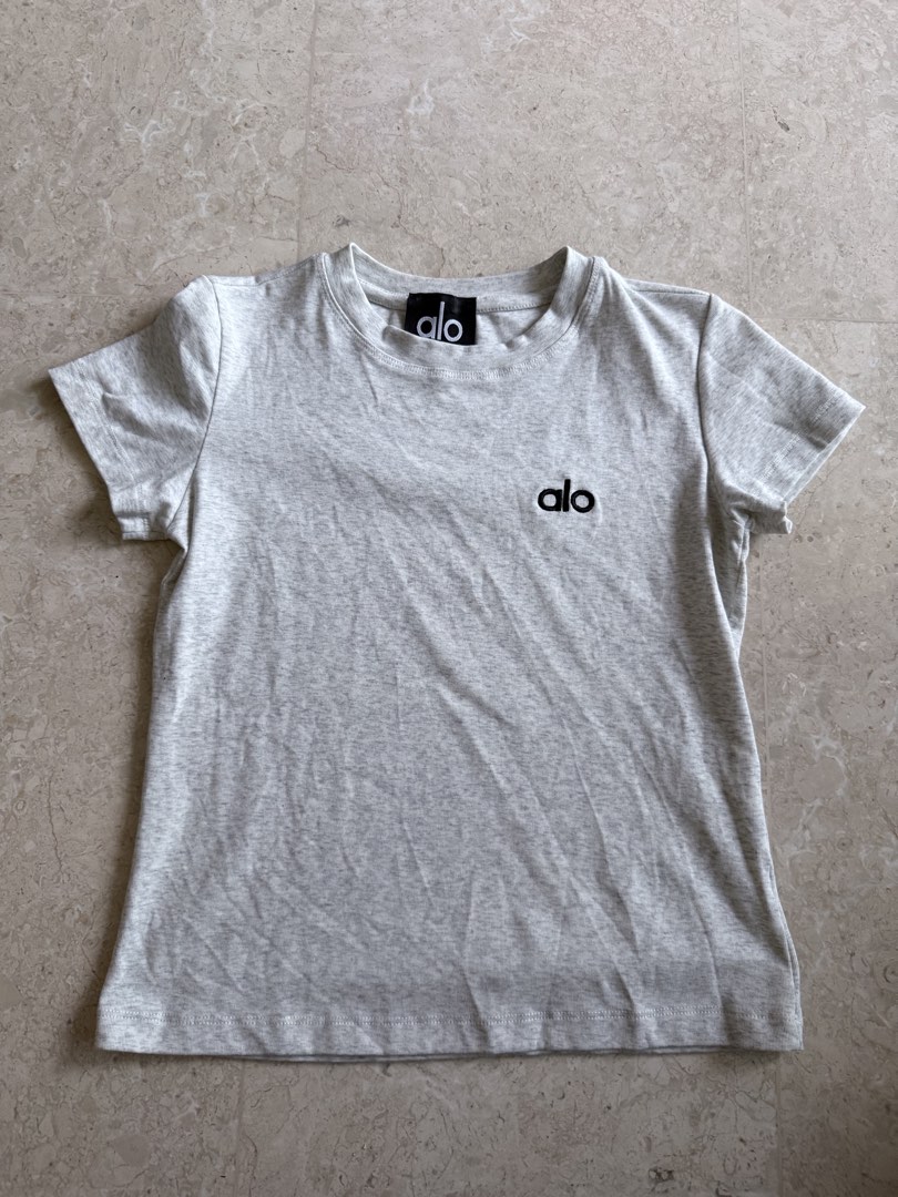 Alo Yoga Grey T-Shirt, Women's Fashion, Activewear on Carousell