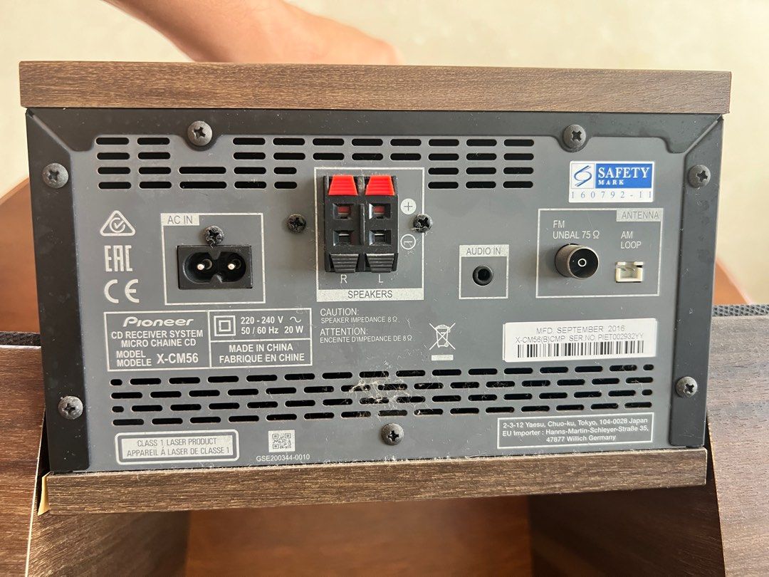 Amplifier and speakers451350034152826881