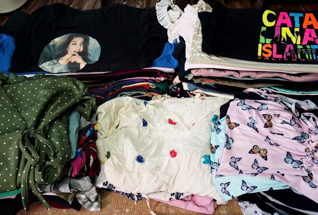 Assorted Clothes Bundle (Category: Others Tops) located in Caloocan City. Submitted by fabshoppe_08 (Listing ID 1436835340, Image 1). Description: 🚨 TAKE ALL RUSH SALE 🚨 200 PCS Assorted Clothes as seen on photo 👚👗✨ Madaming magaganda at wearable na damit for a super sulit price! 😍 Perfect pang negosyo, reseller, ukay bundle or dagdag OOTD 💕 Sulit na sulit for only ₱10 EACH! 🔥 📍 Location: North Caloocan 💸 TAKE ALL FOR ONLY ₱2,000 💸 Firs