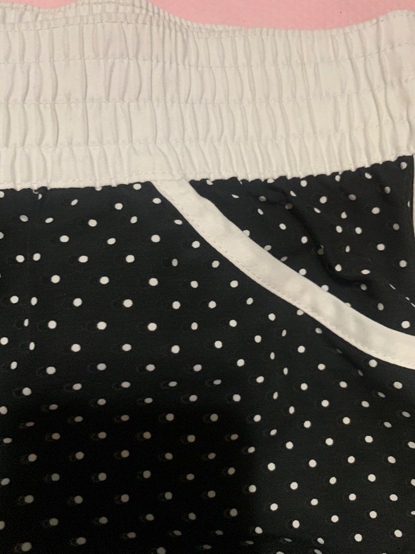 Black and White Polka-Dot Shorts (Category: Shorts) located in Taguig. Submitted by 8jccc (Listing ID 1436986179, Image 2). Description: It can fit to size 28-30 inches .