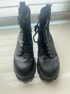 (Category: ) located in . Submitted by closetcleanup14 (Listing ID 1436911190, Image 1). Description: .