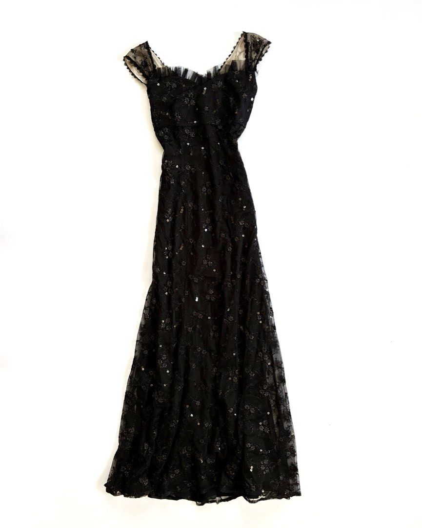Black Lace Evening Dress with Sequins (Category: Evening dresses & gowns) located in Manila. Submitted by secondtimearound__ (Listing ID 1436947372, Image 1). Description: b: 32-34 w: 25-30 .