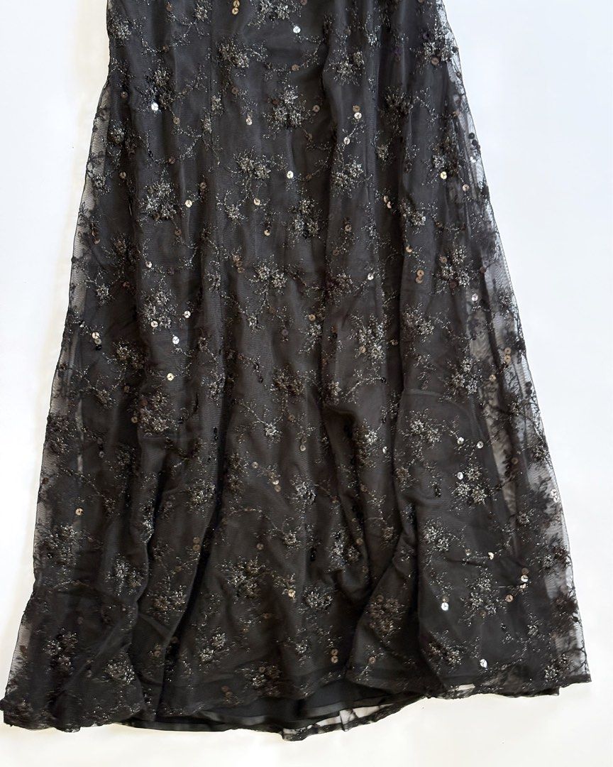 Black Lace Evening Dress with Sequins (Category: Evening dresses & gowns) located in Manila. Submitted by secondtimearound__ (Listing ID 1436947372, Image 2). Description: b: 32-34 w: 25-30 .